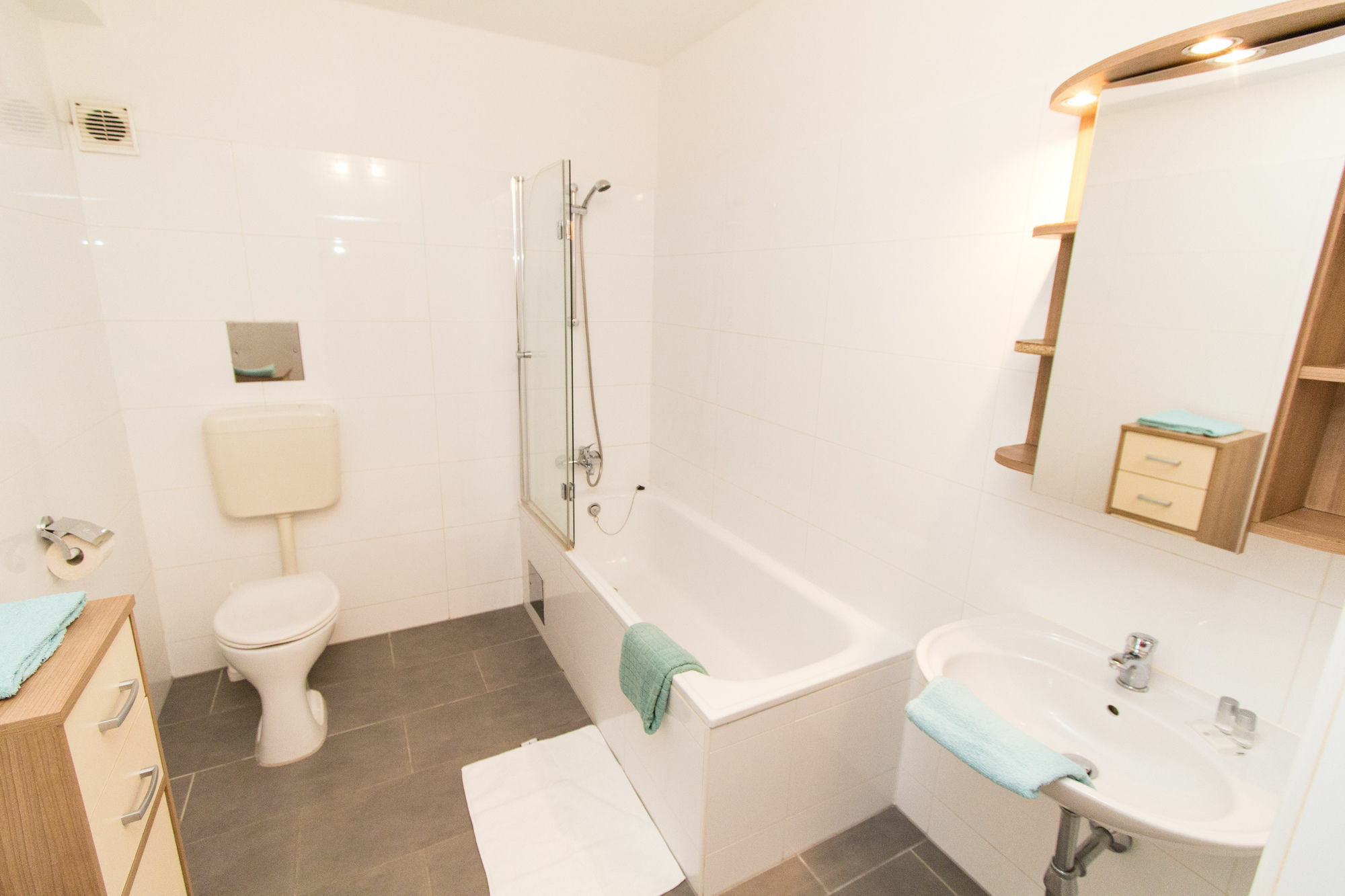 Checkvienna - Giessaufgasse Apartment Luaran gambar